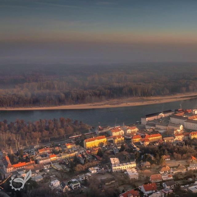 Sunrise Kube Hainburg an der Donau Exterior foto